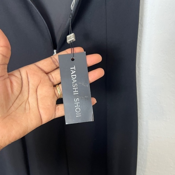 NWT Tadashi Shoji Lace & Crepe A-Line column Gown - Picture 9 of 10